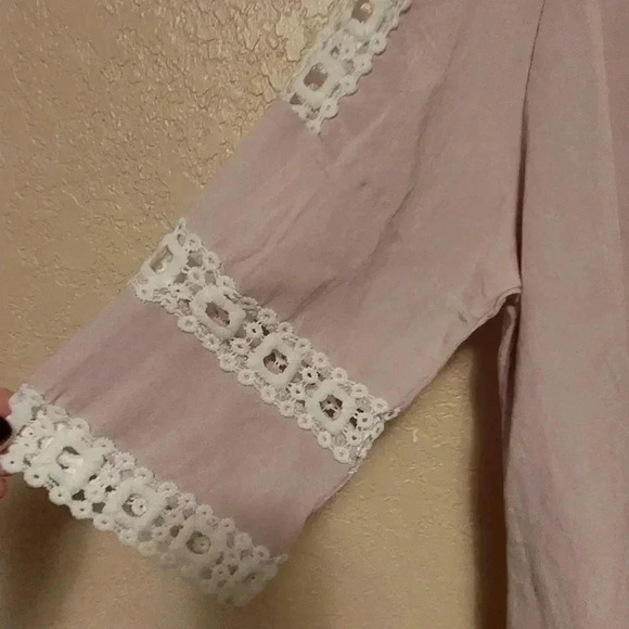 Grace & Emma cold shoulder blouse, light purple. - Picture 4 of 5